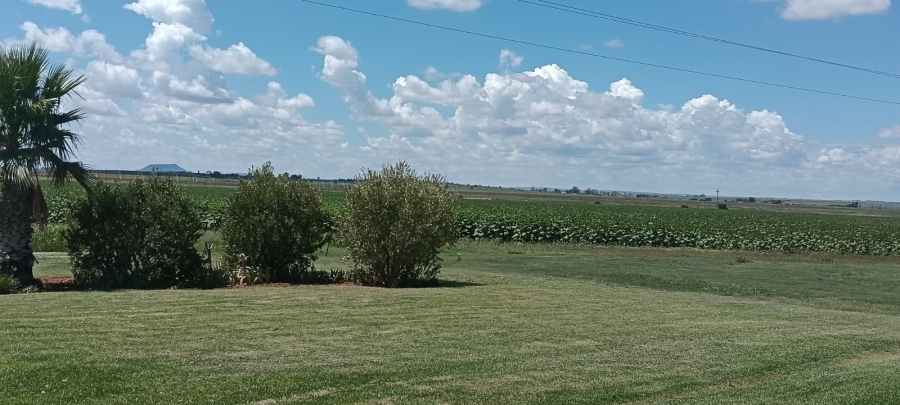 3 Bedroom Property for Sale in Bloemfontein Rural Free State